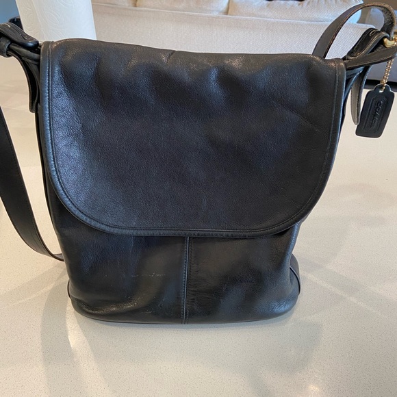 Vintage Coach Whitney, black with brass hardware - Picture 5 of 15